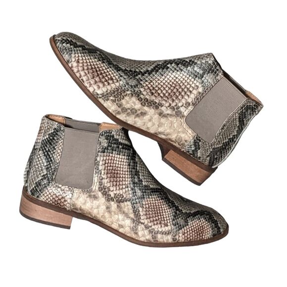 Frye and Co Mila Chelsea snake embossed leather slip on ankle bootie size 6M - Picture 8 of 10